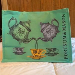 Fortnum & Mason teapot Bag, British.